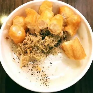 Hình ảnh Cháo sườn sụn quẩy - Trà chanh