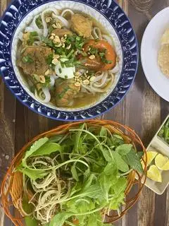 Hình ảnh Mì tôm thịt