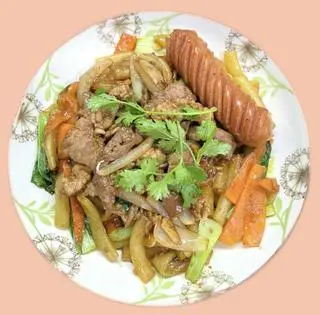Hình ảnh Nui xào bò - xúc xích