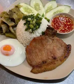 Hình ảnh Cơm tấm sườn - trứng