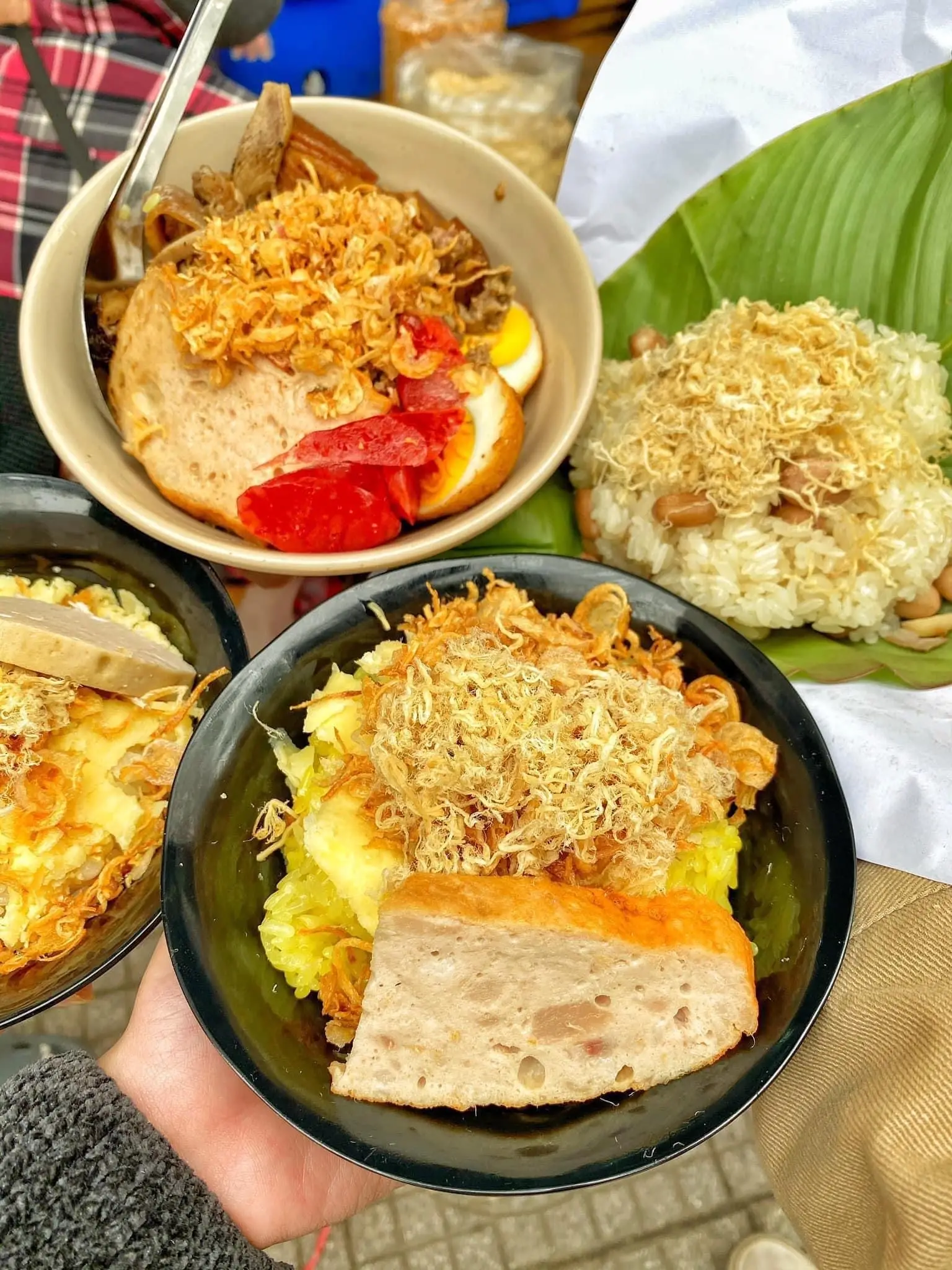 Hình ảnh Xôi vàng  chả trứng ốp