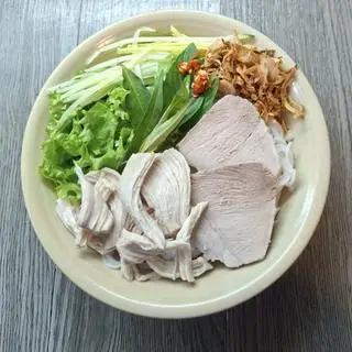 Hình ảnh BÚN THÁI TRỘN HEO GÀ 