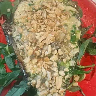 Hình ảnh sò mai nướng mở hành 1 con