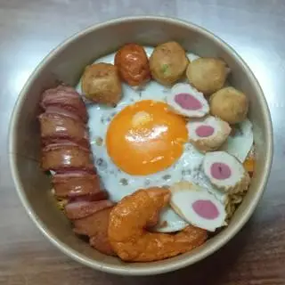 Hình ảnh Mì trộn Indomie đặc biệt full topping