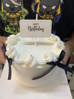 Hình ảnh Bánh kem nơ đen (13cm) 