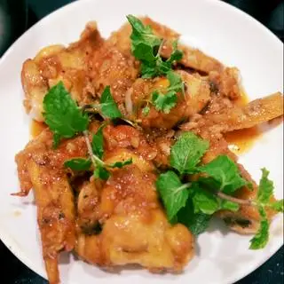 Hình ảnh Cơm gà chiên mắm