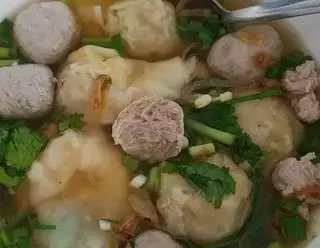 Hình ảnh Hoành thánh bò viên