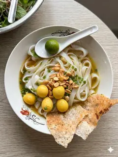 Hình ảnh Mì Quảng trứng