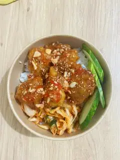Hình ảnh Cơm gà sốt mắm tỏi