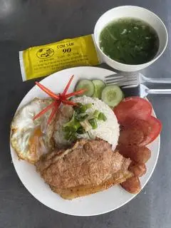 Hình ảnh Cơm tấm sườn- trứng