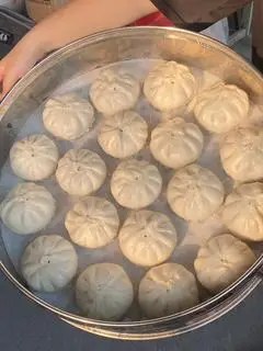 Hình ảnh 4 bánh bao thịt phô mai (bánh cấp đông)