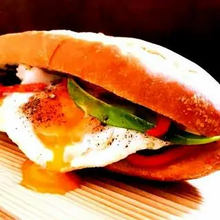 Hình ảnh Bánh mì ốp la 2 trứng