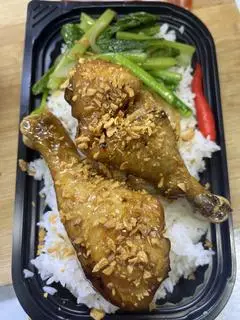 Hình ảnh cơm gà mắm tỏi 
