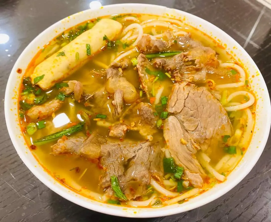 Hình ảnh Bún tái chả