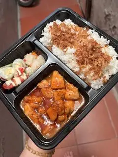 Hình ảnh Cơm gà sốt siêu cay HQ