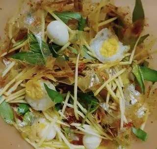 Hình ảnh Bánh Tráng Trộn Sợi Đơn Giản