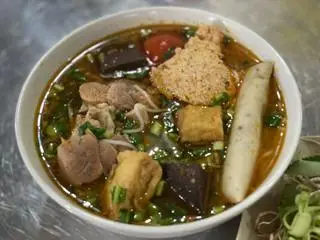 Hình ảnh Canh Bún Cua Chả Giò