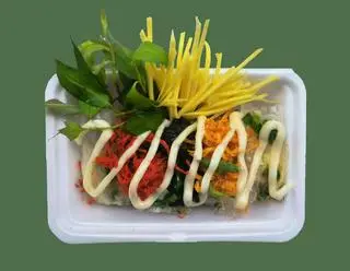 Hình ảnh Cuốn Trứng Muối Mỡ Hành Bơ Răm Xoài