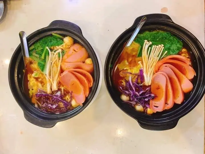 Hình ảnh Mì cay xúc xích