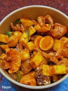 Hình ảnh Chân Gà Sốt Thái Mix Trứng Non Lòng Đào- 500gram
