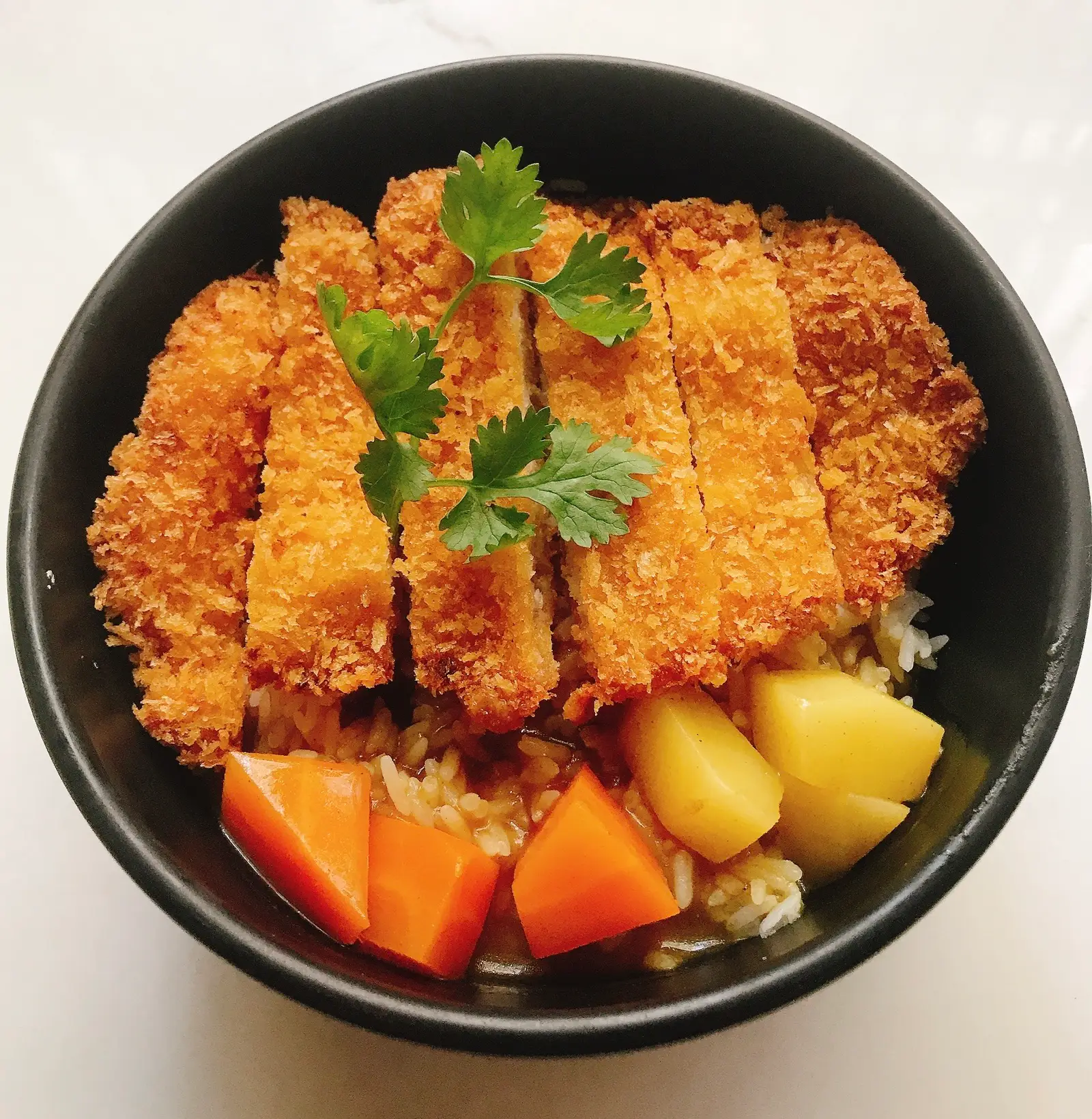 Hình ảnh Cơm Cà Ri Heo Chiên Giòn Kiểu Nhật