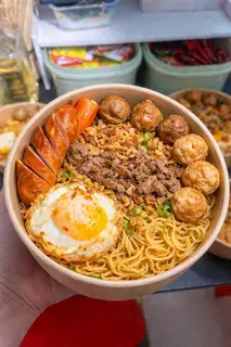 Hình ảnh Mì trộn thập cẩm