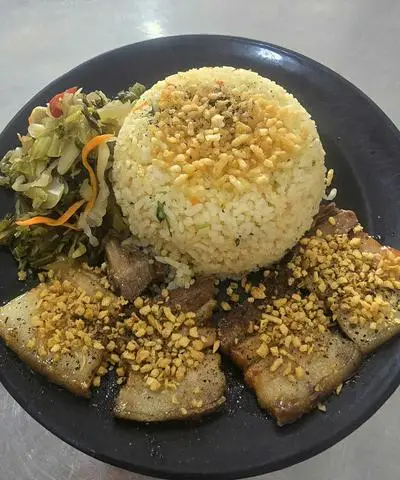 Hình ảnh Cơm Ba chỉ mắm tỏi 
