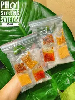 Hình ảnh Bánh tráng chấm sate tỏi khô bò