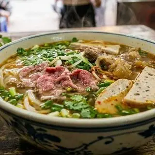 Hình ảnh bún bò chả + tái + nạm