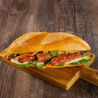 Hình ảnh Bánh mì 2 nem nướng