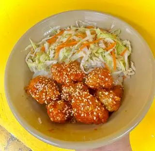 Hình ảnh Cơm Gà Sốt Cay Hàn