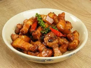 Hình ảnh thịt ba chỉ kho tiêu ( không cơm)