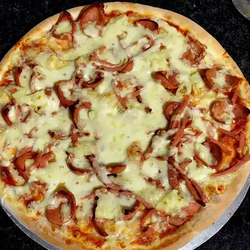Hình ảnh Pizza Xúc Xích Dứa Size L
