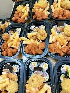 Hình ảnh ComBo 5  Bánh Gà - 2 toboki lắc phô mai - 5 Nem Chua