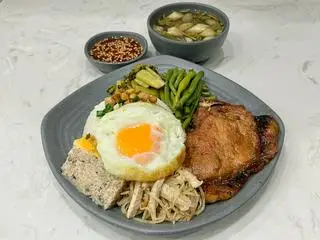 Hình ảnh Cơm Sườn Bì Chả Trứng