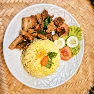 Hình ảnh Cơm thịt heo chiên giòn ( kèm sốt tùy chọn )