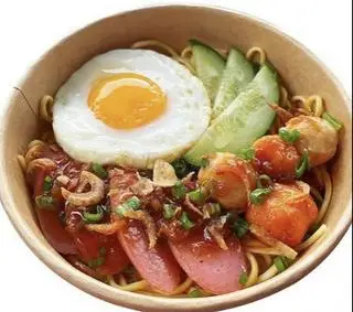 Hình ảnh Tặng 1 ly coca hoặc 1 ly 7 up+ Mì trộn cá viên+xúc xích+ốp la
