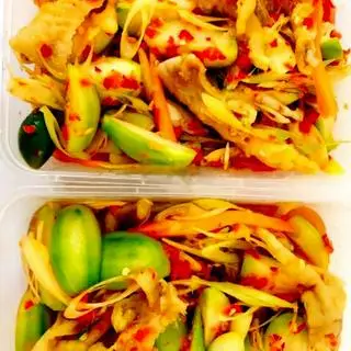 Hình ảnh Chân gà sốt thái rút xương