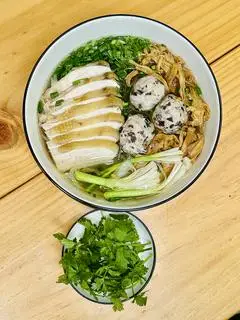 Hình ảnh Bún gà măng mọc