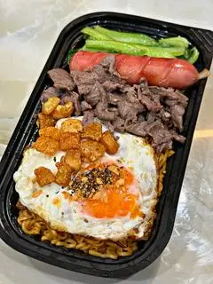 Hình ảnh Mì trộn full topping