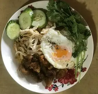 Hình ảnh Cơm chiên da gà gà xé