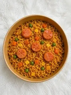 Hình ảnh mì trộn xúc xích 