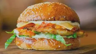 Hình ảnh Hamburger Bò Trứng Phô Mai 