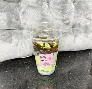 Hình ảnh matcha latte socola crack bánh oreo