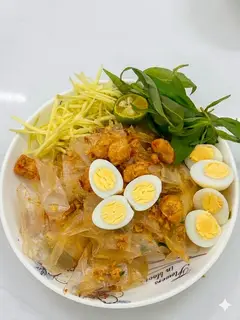 Hình ảnh Bánh tráng trộn sate tỏi 4 trứng