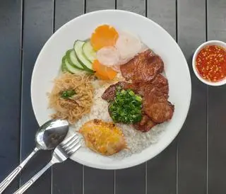 Hình ảnh Cơm Tấm Sườn Bì Chả Ghẹ