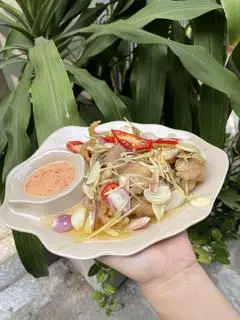 Hình ảnh Chân gà rút xương ngâm sả tắc size L