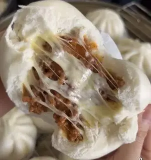 Hình ảnh Bánh bao xá xíu phô mai (bánh nóng)