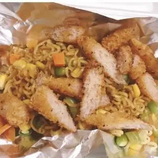 Hình ảnh MÌ TRỘN INDOMIE TÔM VIÊN + NEM CHUA RÁN