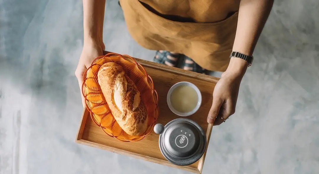 Hình ảnh Bánh mì không chấm sữa đặc